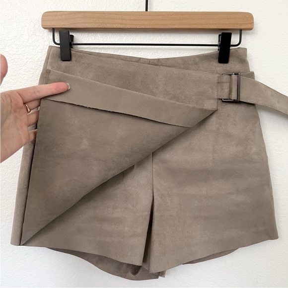 Zara Basic Faux Suede Gray Taupe Skort Skirt Shorts Mini High Waist Buckle XS - Picture 6 of 7
